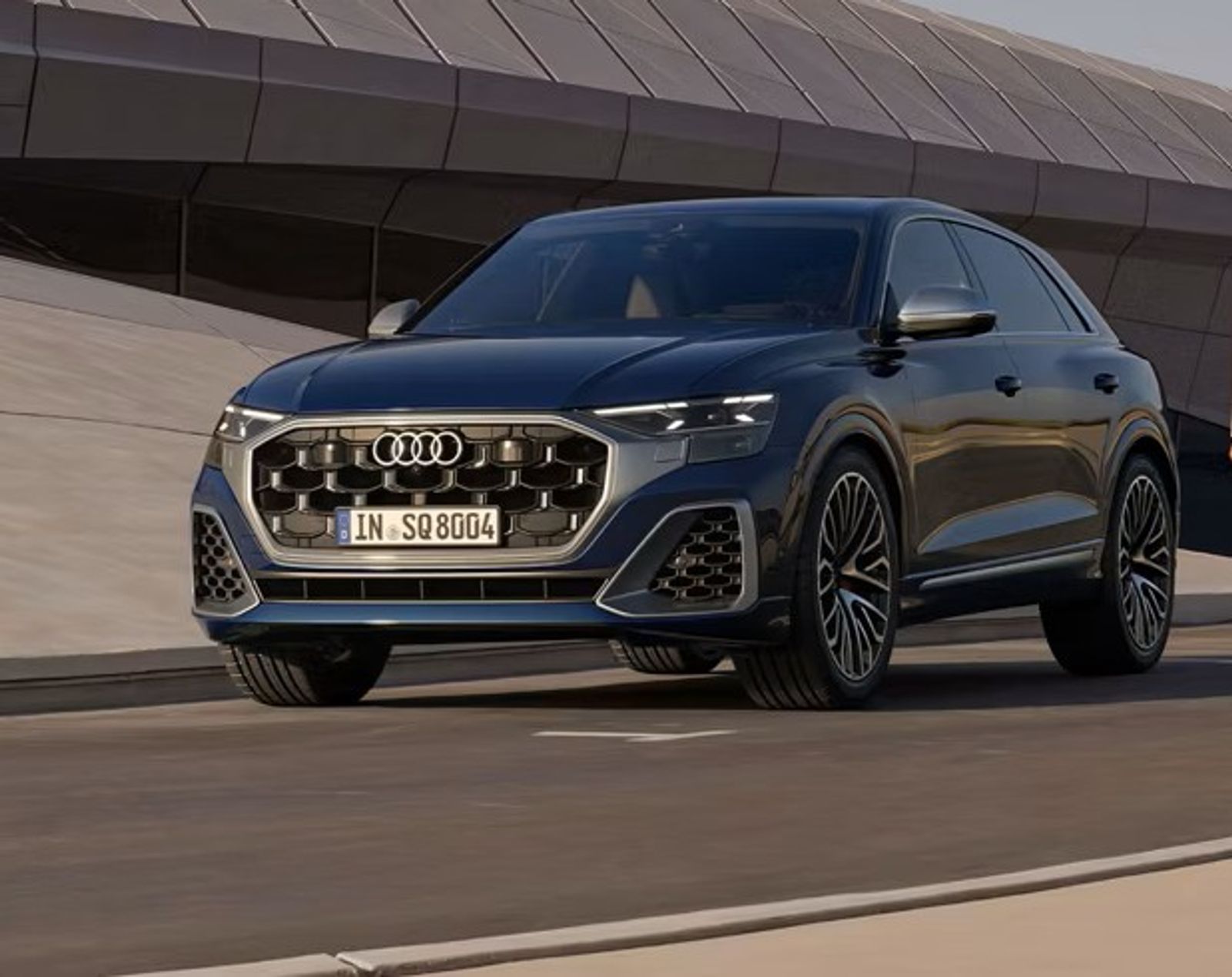 Audi SQ8 - Image 2