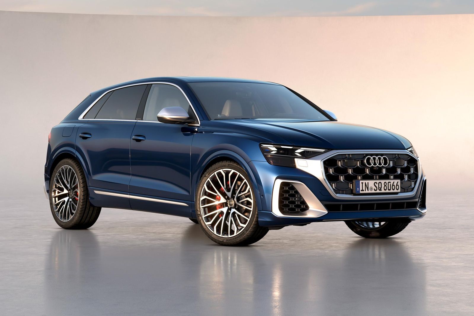 Audi SQ8 - Image 4