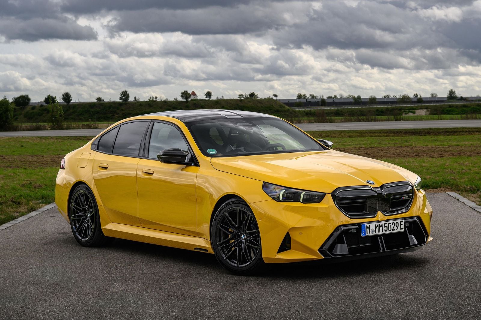 BMW M5 - Image 3