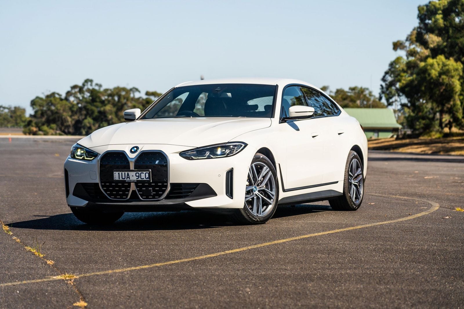BMW i4 - Image 2
