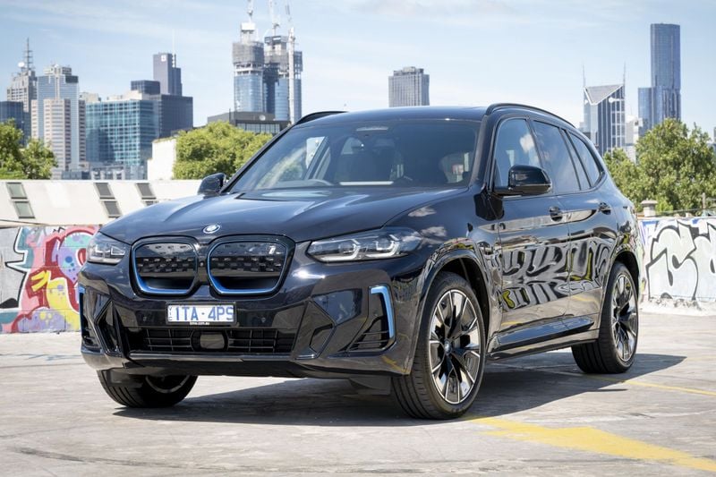 BMW iX3 - Image 2