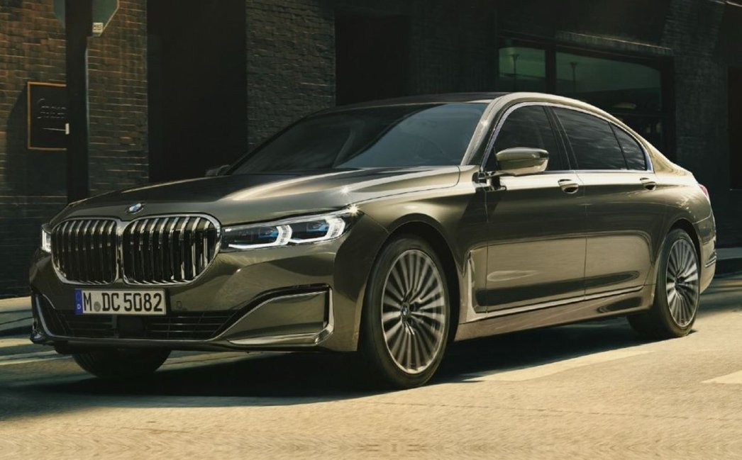 BMW 7 Series - Image 2