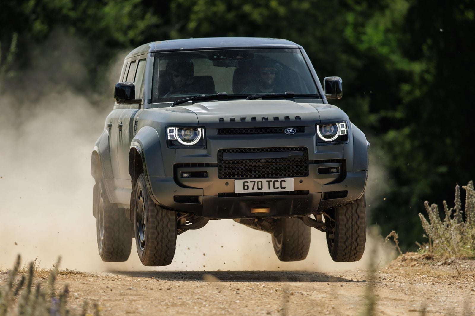 Land Rover Defender - Image 3