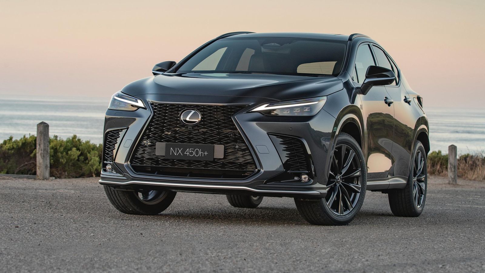 Lexus NX 450h+ - Image 2