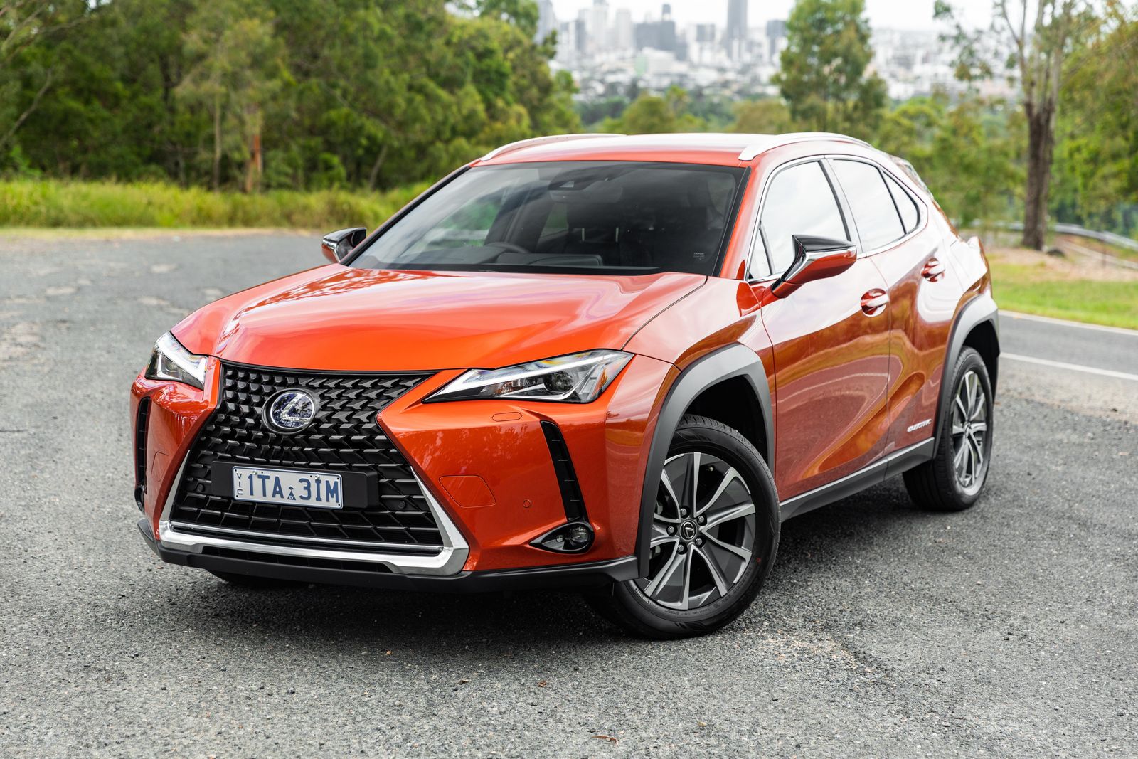 Lexus UX 300e - Image 4