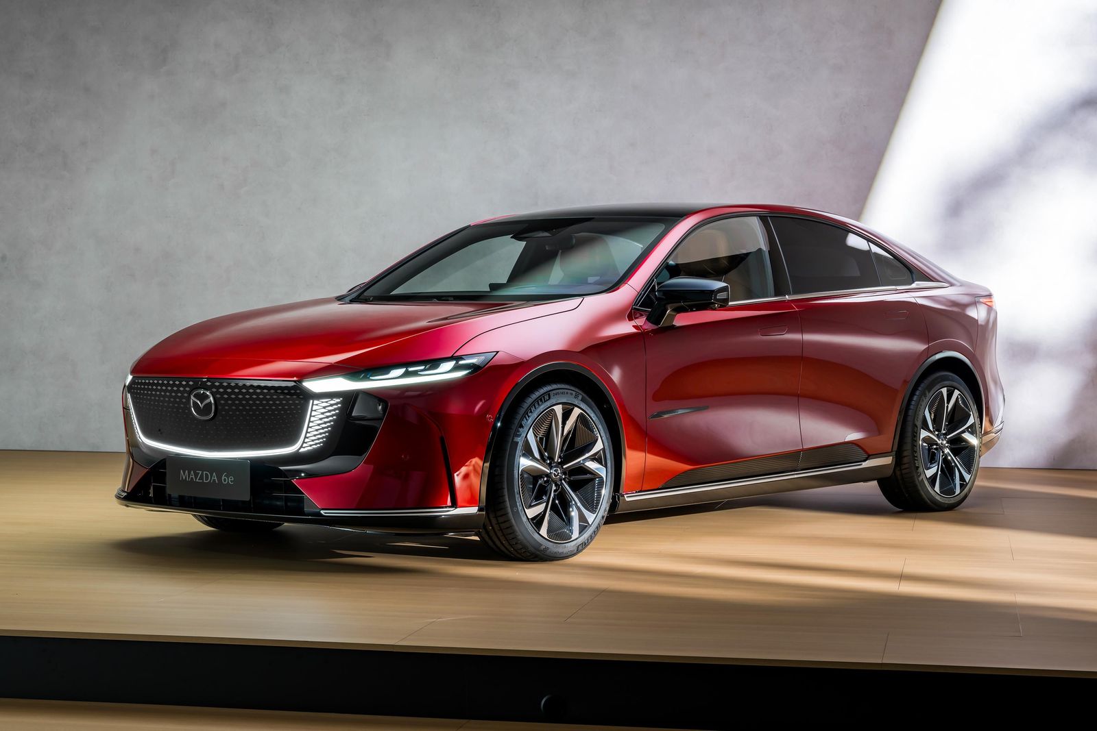 Mazda Mazda6e - Image 1
