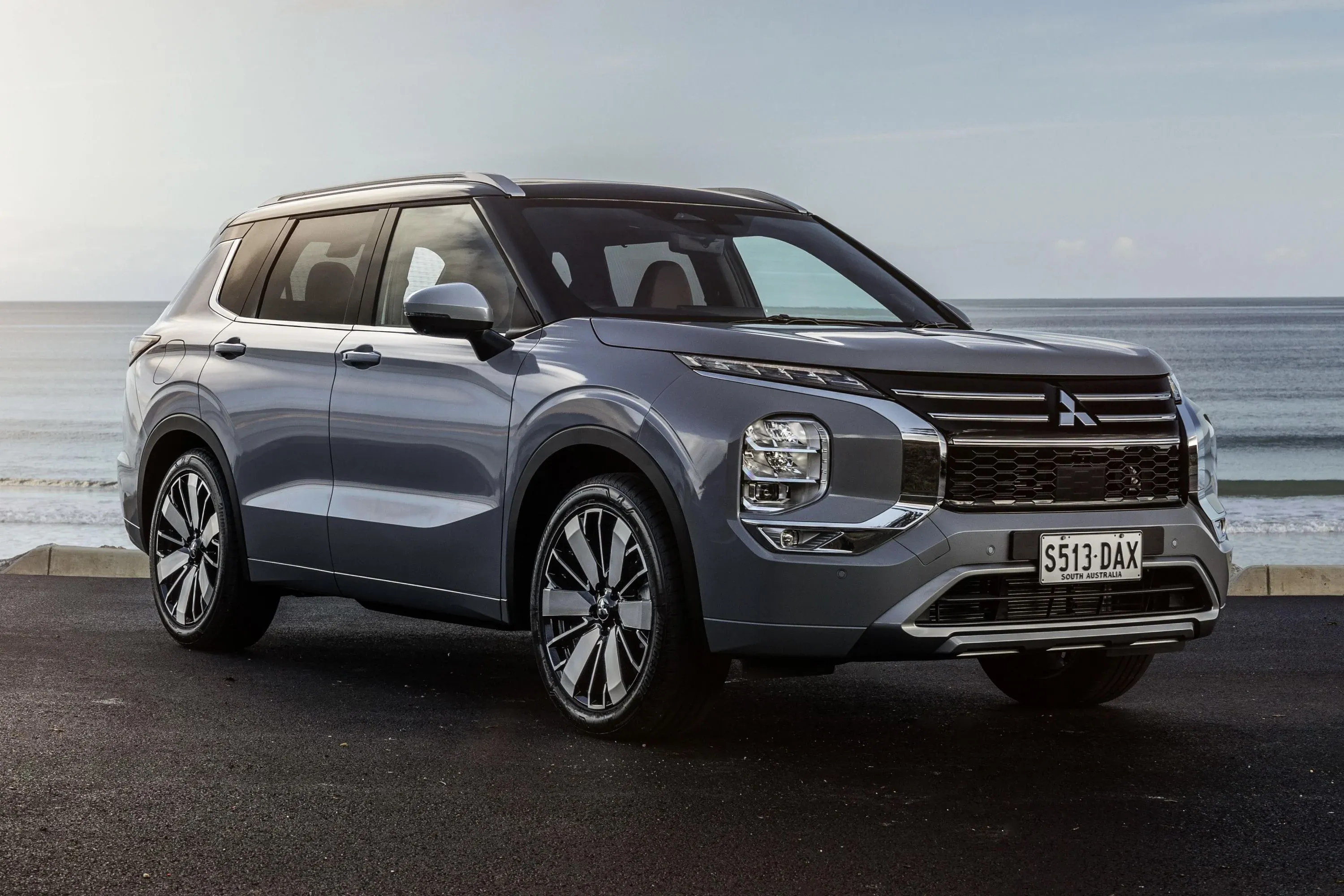 Mitsubishi Outlander - Image 2