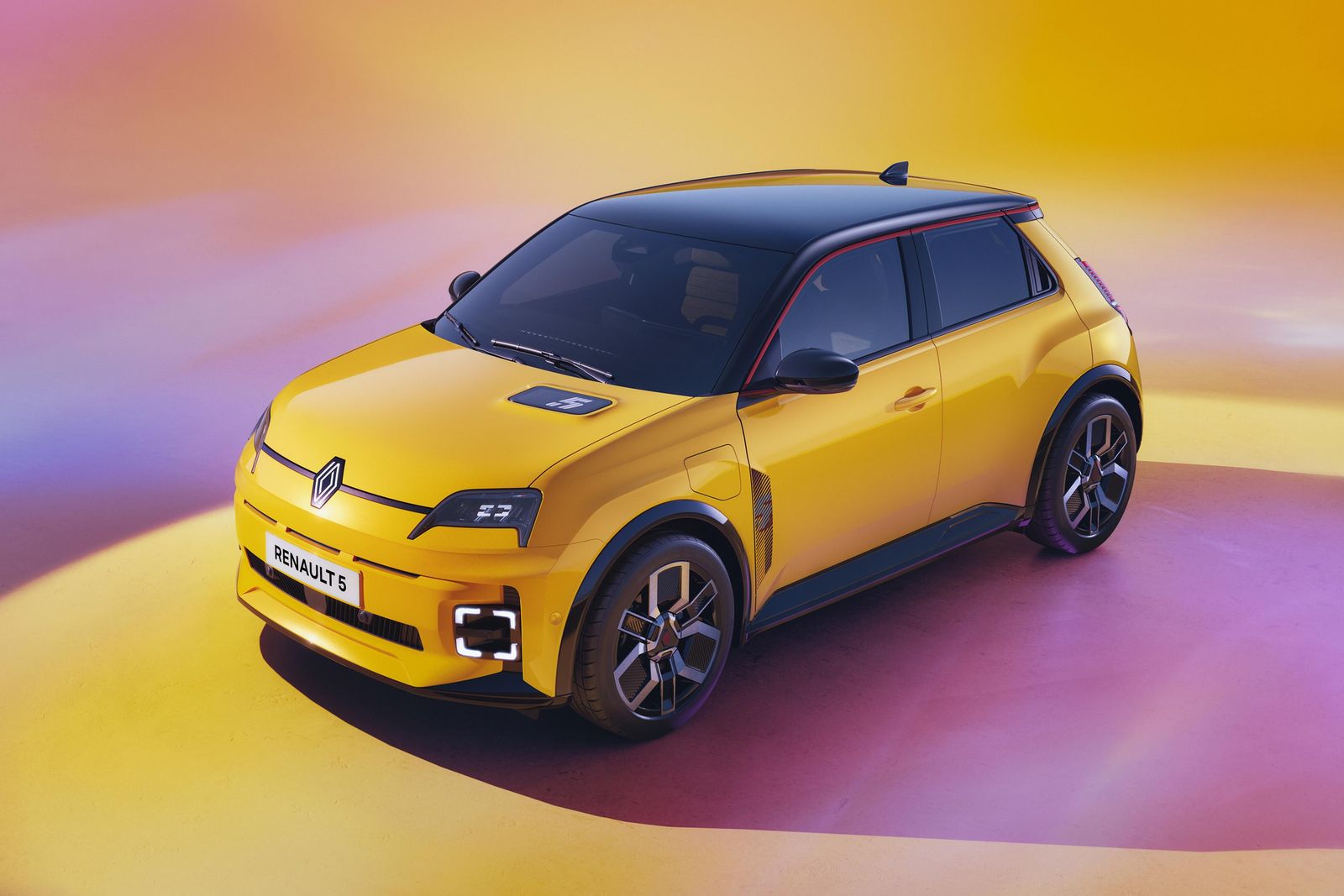 Renault 5 E-Tech - Image 2