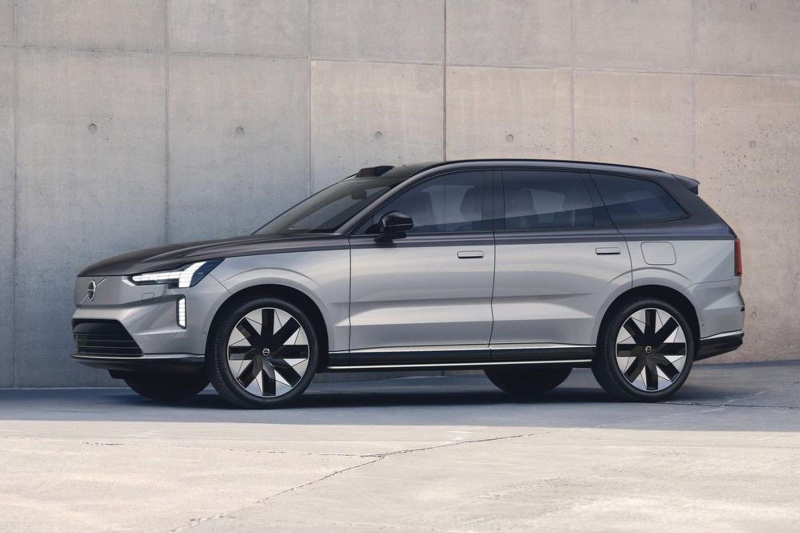 Volvo EX90 - Image 5