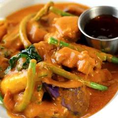 Peanut-Garlic Beef Stew | Beef Kare Kare