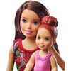 Barbie - Caja De Niñeras - Hora Del Baño - Caja De Muñecas - Incluye 1 Muñeca, 1 Bebé, 1 Bañera Y Accesorios