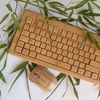 Teclado De Madera Y Mouse Inalámbrico: Estética Natural Y Tecnología Moderna Combinadas, Perfecto Para Un Espacio De Trabajo Elegante | Marrón | Trendyflair