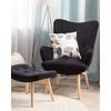 Sillón Orejero Tapizado En Tela De Terciopelo Negro Abotonado Con Reposapiés Estilo Retro Vejle - Negro