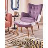 Sillón Orejero Tapizado En Tela De Terciopelo Violeta Claro Abotonado Con Reposapiés Estilo Retro Vejle - Violeta