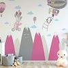 Vinilo Niño Escandinavo De Montaña Animales Feliz - Adhesivo De Pared - Revestimiento Sticker Mural Decorativo - 90x135cm