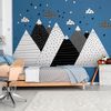 Vinilo Niño Escandinavo De Montaña Saska - Adhesivo De Pared - Revestimiento Sticker Mural Decorativo - 40x60cm