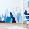 Vinilo Niño Escandinavo De Montaña Suka - Adhesivo De Pared - Revestimiento Sticker Mural Decorativo - 120x180cm