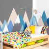 Vinilo Niño Escandinavo De Montaña Nicoka - Adhesivo De Pared - Revestimiento Sticker Mural Decorativo - 70x105cm