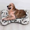 Cama Para Mascotas Camacan Forma Hueso Acolchada Estampado Siluetas De Perro 100x70 Cm