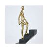 Figura Hombre En Escalera 16*29 Negro Dorado Dream