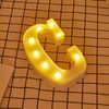 Letra Led "c" Iluminada Con Luz Blanca Cálida, Altura 22cm, Funcionamiento A Pilas 2*aa