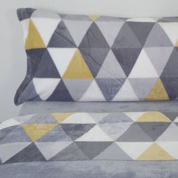 Juego De Sábanas Tres Piezas Coralina Destino Cama 90cm Gris Donegal con  Ofertas en Carrefour