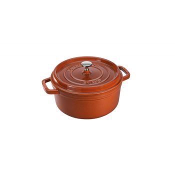 Cocotte redonda con tapa de hierro fundido esmaltado 30 cm. de Staub.