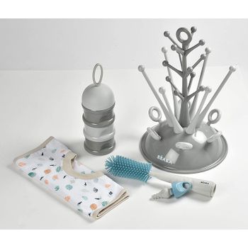 Béaba 911675 - Set Para Recién Nacido, Escurrebiberones De Árbol De Gran Capacidad-gris, Dosificador De Leche Apilable-gris, Limpiabiberones De Silicona, Babero Bebé 100% Algodón, Motivo Tropical