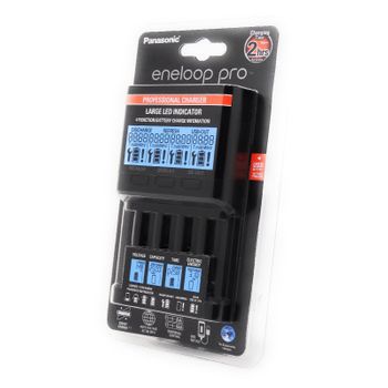 Cargador Rápido Panasonic Eneloop Pro Bq-cc65 Para Pilas Recarg. 1-4 Nimh Aaa/aa Con Visor Lcd, 100-240v