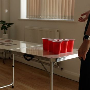 Mesa De Beer Pong Plegable 2,4m Superficie Mdf Impermeable En Aluminio Elegante