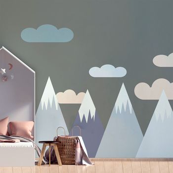 Vinilo Niño Escandinavo De Montaña Jenka - Adhesivo De Pared - Revestimiento Sticker Mural Decorativo - 40x60cm