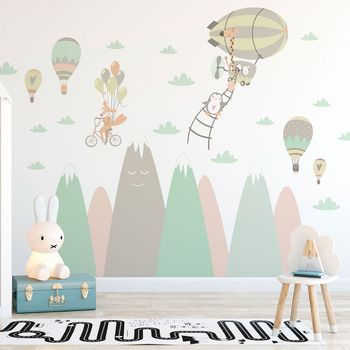 Vinilo Niño Escandinavo De Montaña Jugadores Animales - Adhesivo De Pared - Revestimiento Sticker Mural Decorativo - 100x150cm