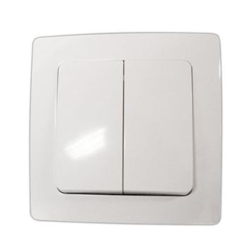 Bematik - Base De Enchufe Schuko De Superficie Con Marco 80x80mm De Color  Blanco Me04400 con Ofertas en Carrefour