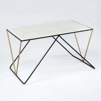 Mesa De Centro Rectangular Karl De Mármol Blanco Y Metal Negro Y Dorado