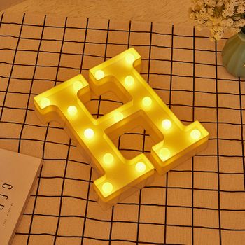 Letra Led "h" Iluminada Con Luz Blanca Cálida, Altura 22cm, Funcionamiento A Pilas 2*aa