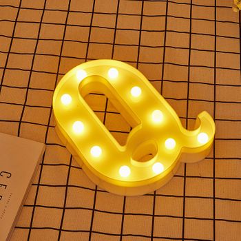 Letra Led "q" Iluminada Con Luz Blanca Cálida, Altura 22cm, Funcionamiento A Pilas 2*aa