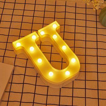 Letra Led "u" Iluminada Con Luz Blanca Cálida, Altura 22cm, Funcionamiento A Pilas 2*aa