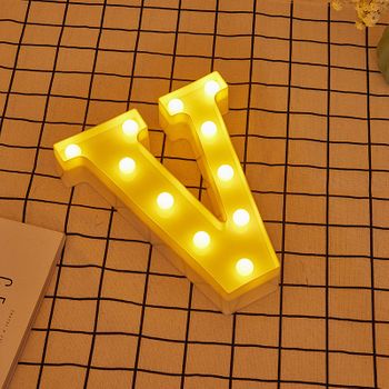 Letra Led "v" Iluminada Con Luz Blanca Cálida, Altura 22cm, Funcionamiento A Pilas 2*aa