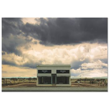 Panorama Cuadro De Aluminio Tienda Prada Marfa Tormenta 50x35cm - Impreso En Aluminio Dibond Blanco De Alta Calidad - Cuadros Para Salón - Cuadro Diseño De Moda - Láminas Decorativas - Cuadros Modernos