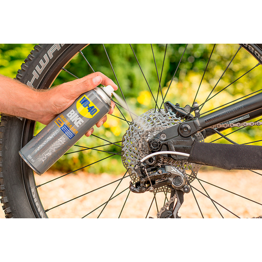 Cómo desengrasar la cadena de la bici? - WD-40 España ES