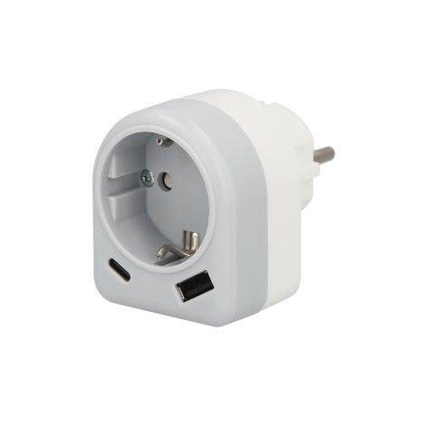 Adaptador italiano: 1 toma Schuko 10 / 16A + 2 tomas 10 / 16A. Enchufe 16A