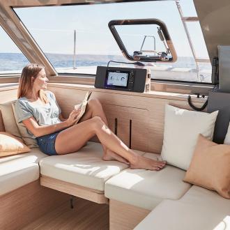 Nautitech-40-Open_salon_sofa.jpg