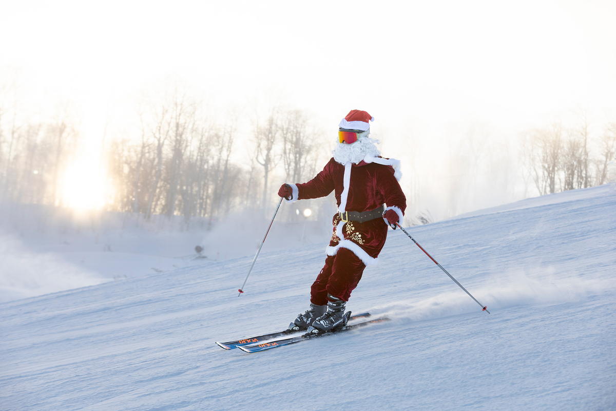 Santa Ski Holiday Scavenger Hunt