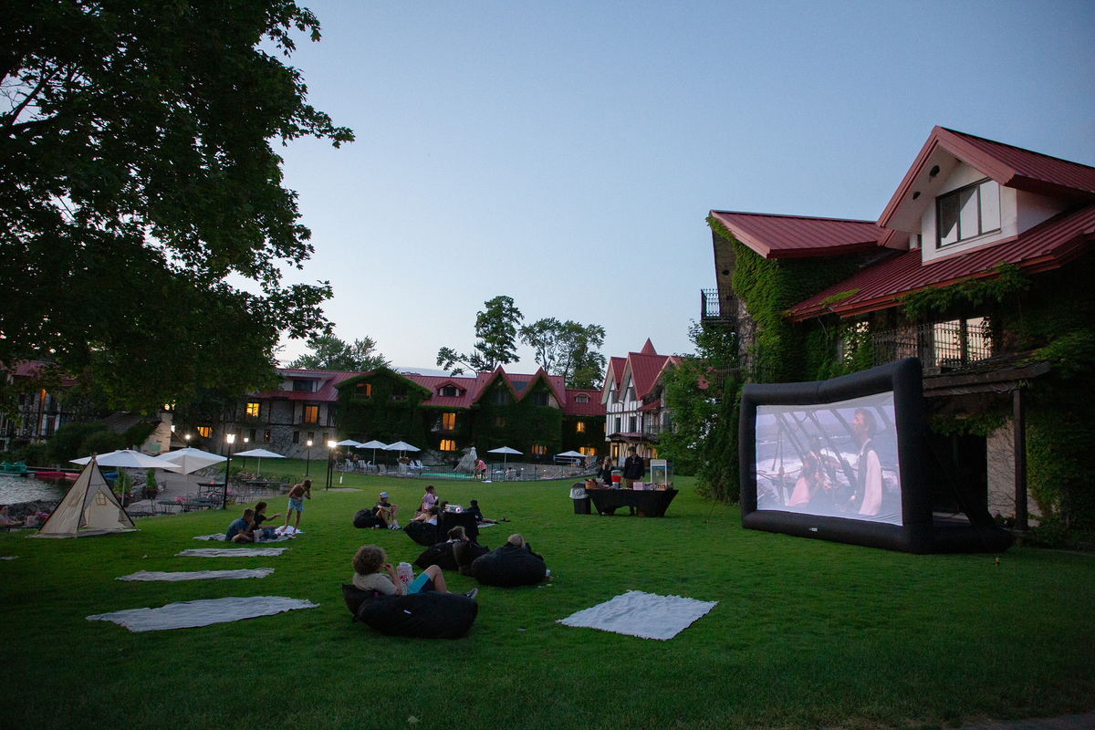 Outdoor Movies on the Back Lawn