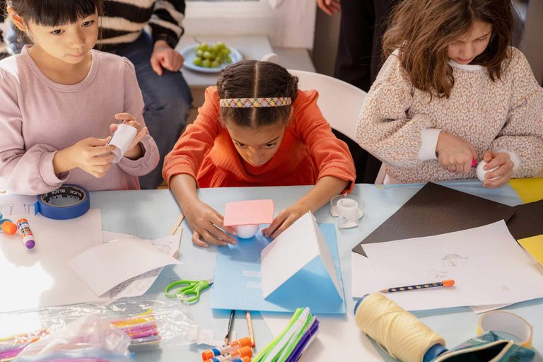 Kids create, play, and learn designs in architecture, games, and graphics.
