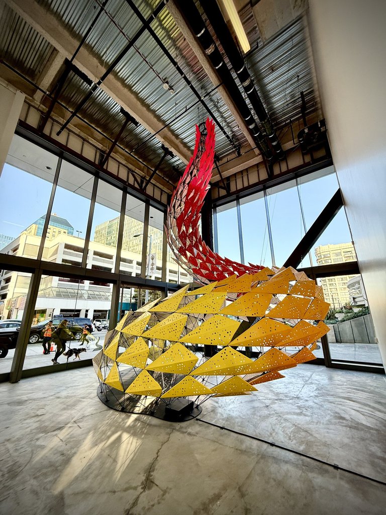 A color changing parametric sculpture by FUTUREFORMS.