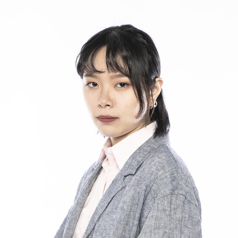 Portrait of Grace Yuan, CCA class of 2019.