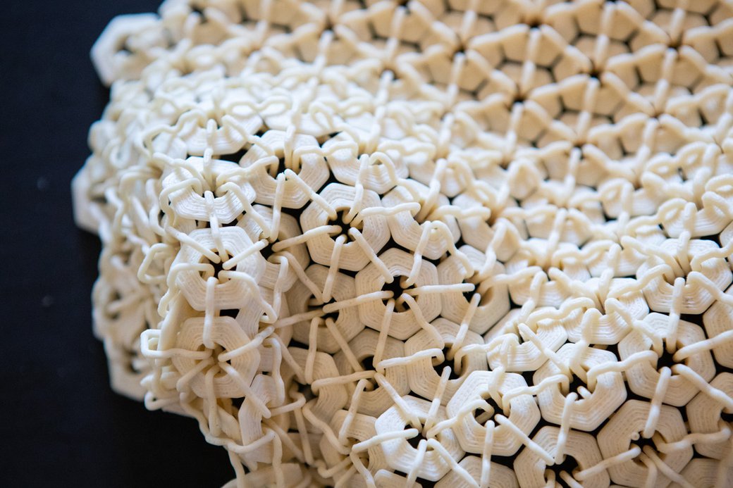 Flexible yet rigid 3D printed textile