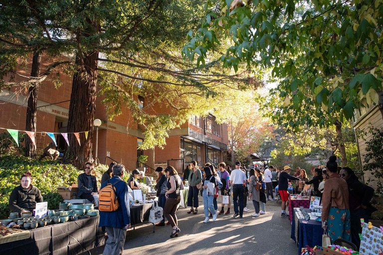 The holiday fair on CCA's Oakland campus in 2019.