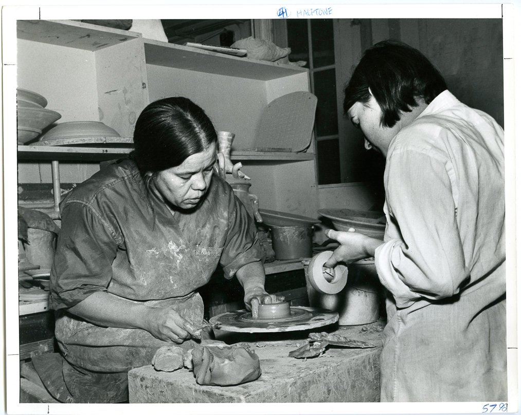 Viola Frey demonstrates pot throwing to a student in 1970